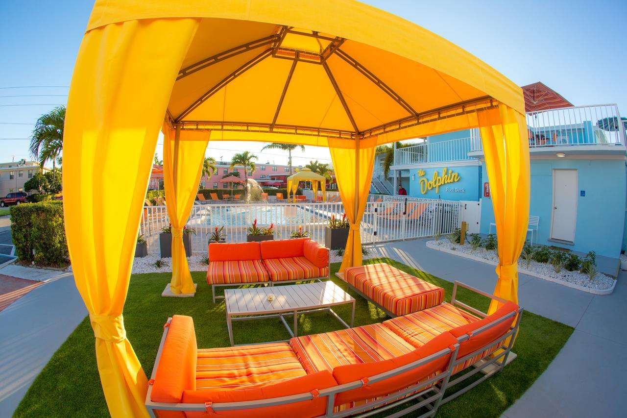 St. Pete Beach Suites エクステリア 写真