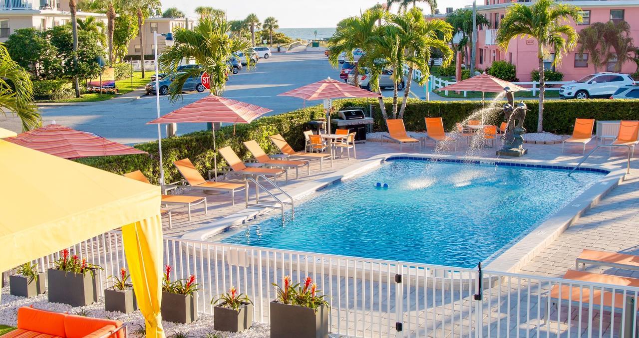 St. Pete Beach Suites エクステリア 写真
