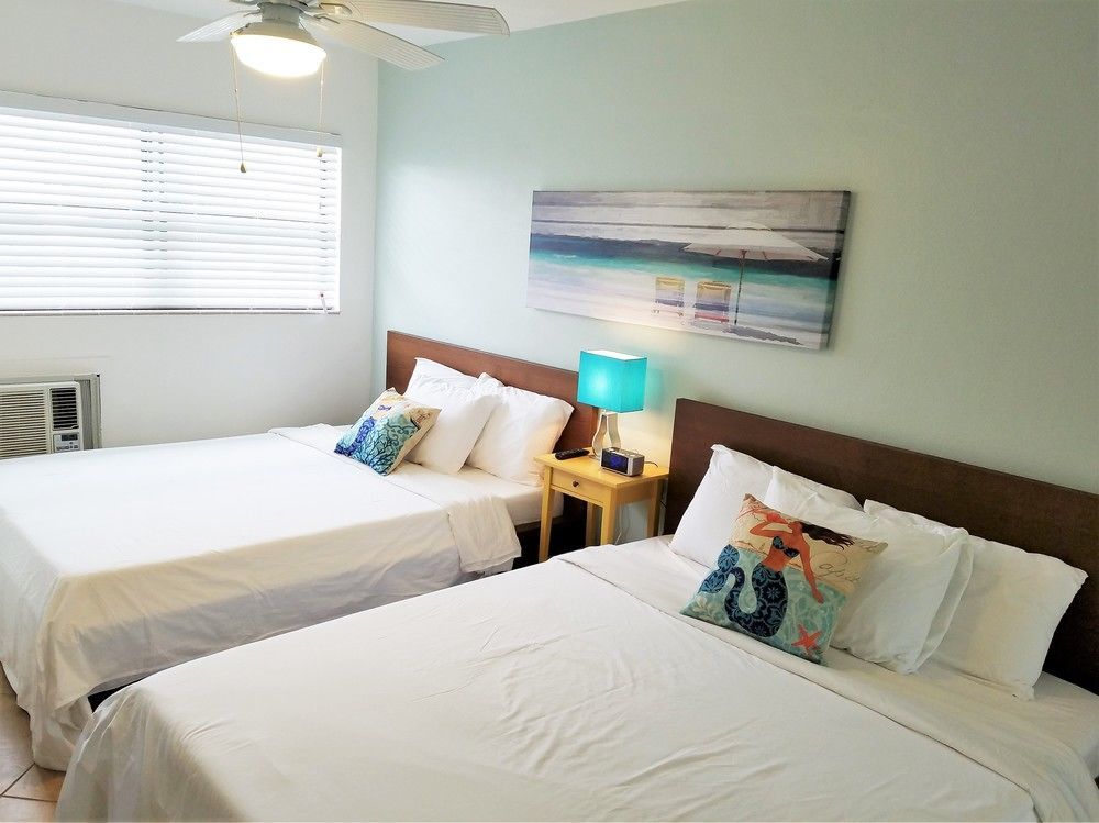 St. Pete Beach Suites エクステリア 写真