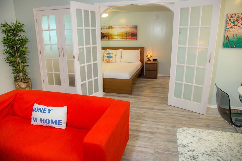 St. Pete Beach Suites エクステリア 写真